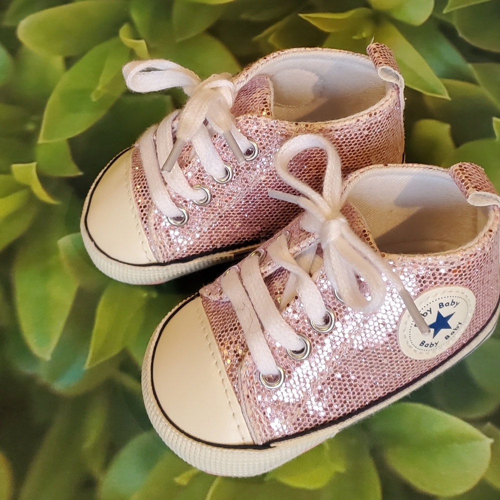 Sparkly Pink baby girl soft shoes - Picture 1 of 3